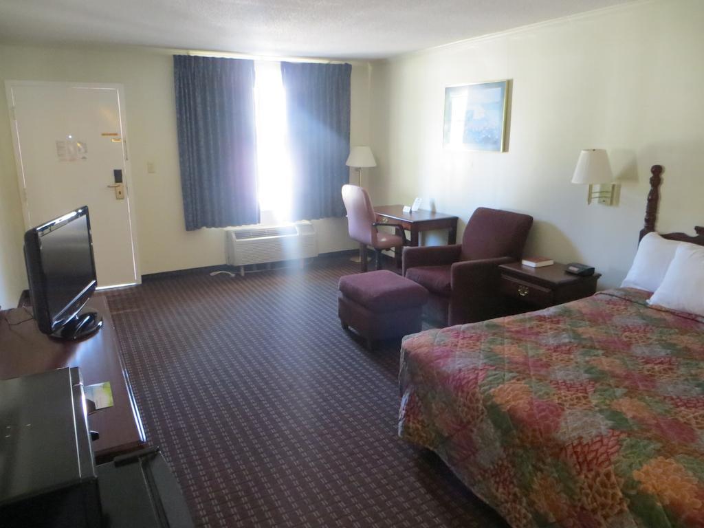 Days Inn Milledgeville Exteriér fotografie