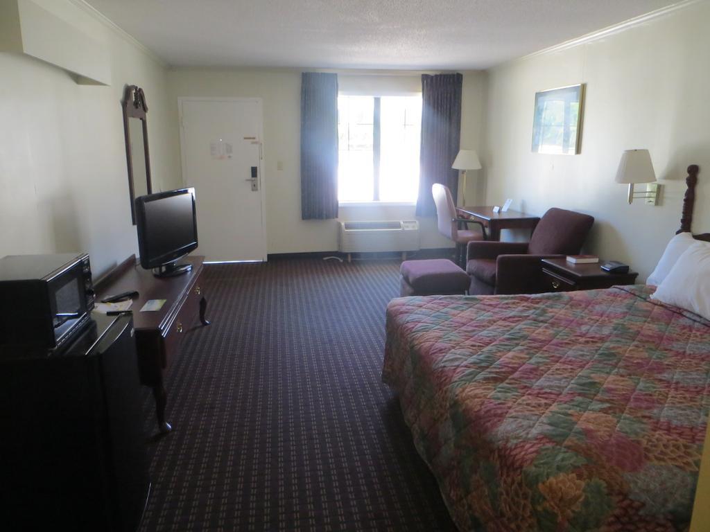 Days Inn Milledgeville Exteriér fotografie